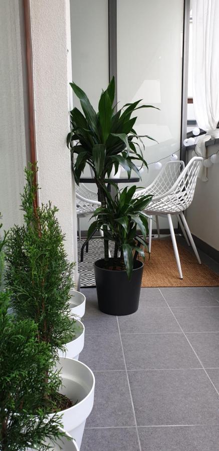 Bit Eccentric With The Balcony Apartment Varşovia Exterior foto